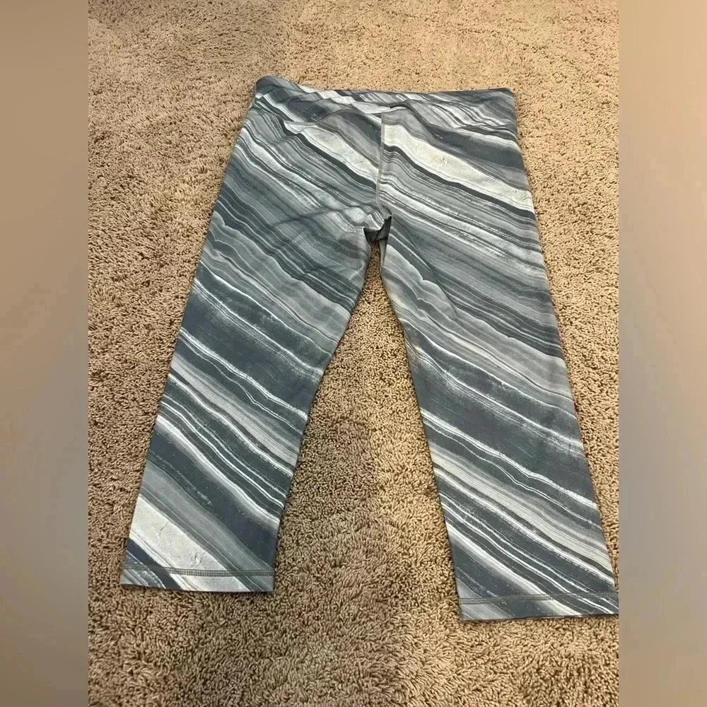 Gap Fit Gapfit Eclipse Capris Workout Leggings Hi… - image 8